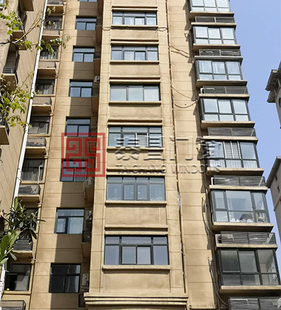 ���̰���